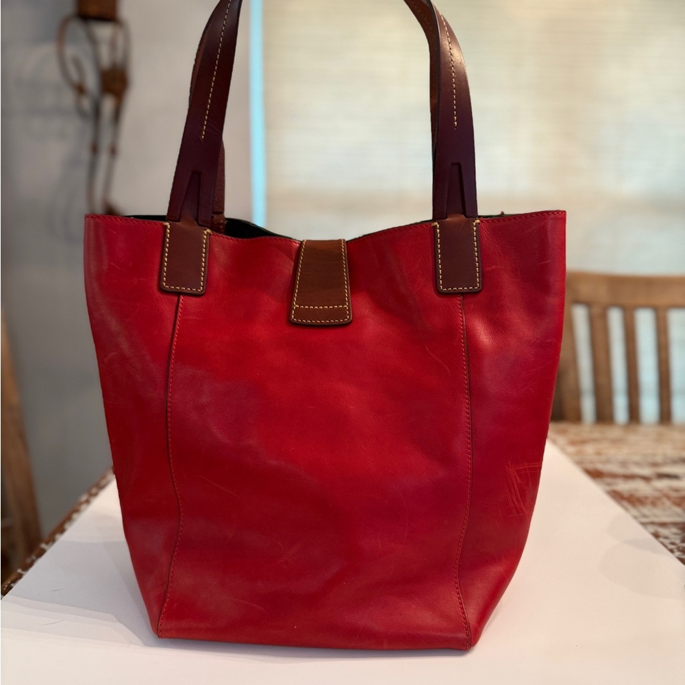 Dooney & Bourke Florentine Leather East-West Shopper Tote - Picture 2 of 7